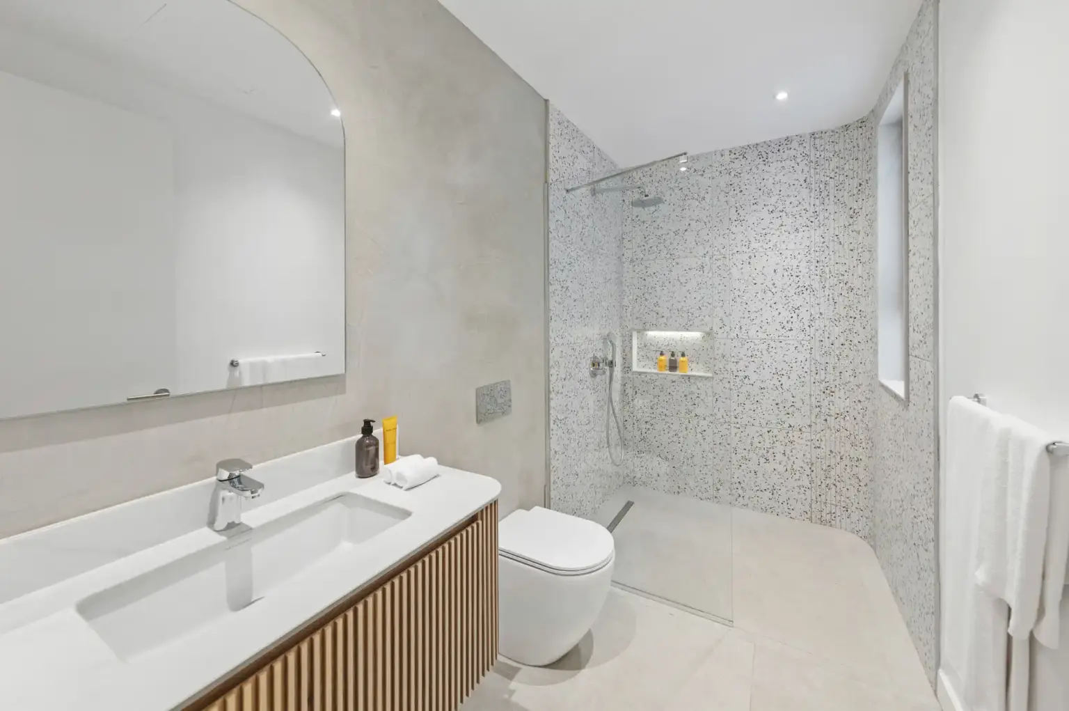 Easy-Breezy-1-bedroom-Apart-3